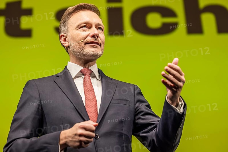 Traditional Epiphany 2025 meeting of the FDP party. The party event is also the start of the election campaign for the 2025 federal elections. Christian Lindner, portrait, MP, Federal Chairman of the FDP, in front of the large poster with the inscription Alles lässt sich ändern. Stuttgart Opera House. Baden-Württemberg, Germany, Europe
