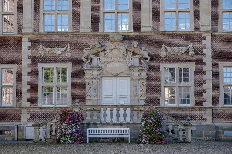 Ahaus Baroque and moated castle, today the seat of the Ahaus Technical Academy, main entrance, inner courtyard, Ahaus, Münsterland, North Rhine-Westphalia, Germany, Europe