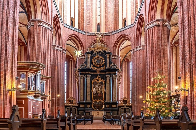 Interior of the church of St Nikolai in the Hanseatic city of Wismar, Mecklenburg-Western Pomerania, Germany, Europe