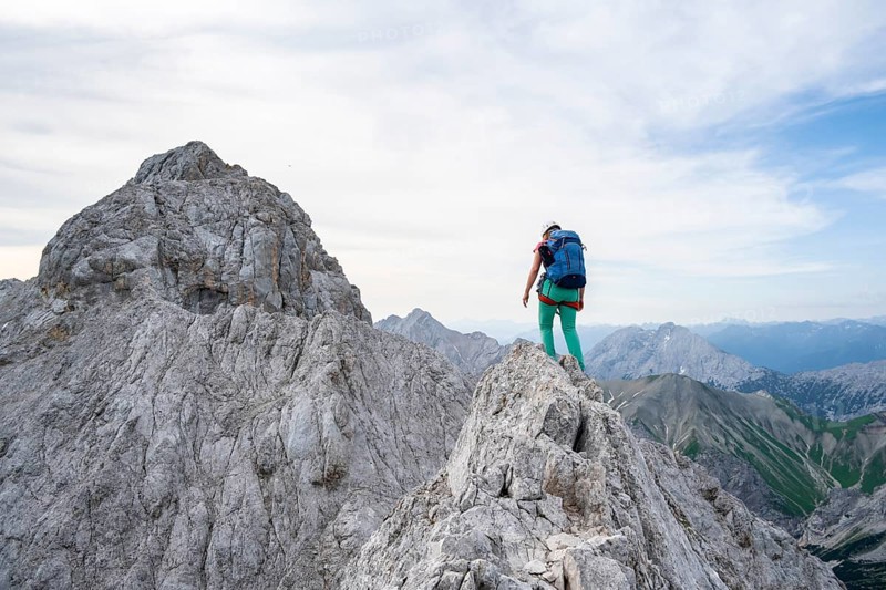Mountaineer on the Jubiläumsgrat between Zugspitze and Alpspitze, high mountains, Wetterstein range, Bavaria, Germany, Europe