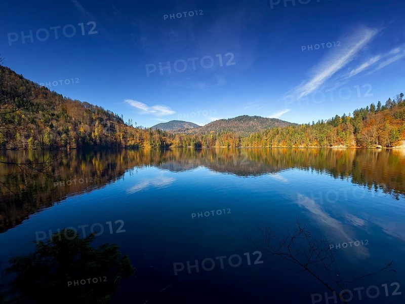 Autumn atmosphere at Hechtsee lake near Kufstein, Tyrol, Austria, Europe