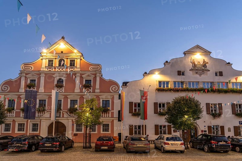 The New Town Hall and the Old Town Hall in the historic centre of Kelheim at dusk, Lower Bavaria, Bavaria, Germany, Europe