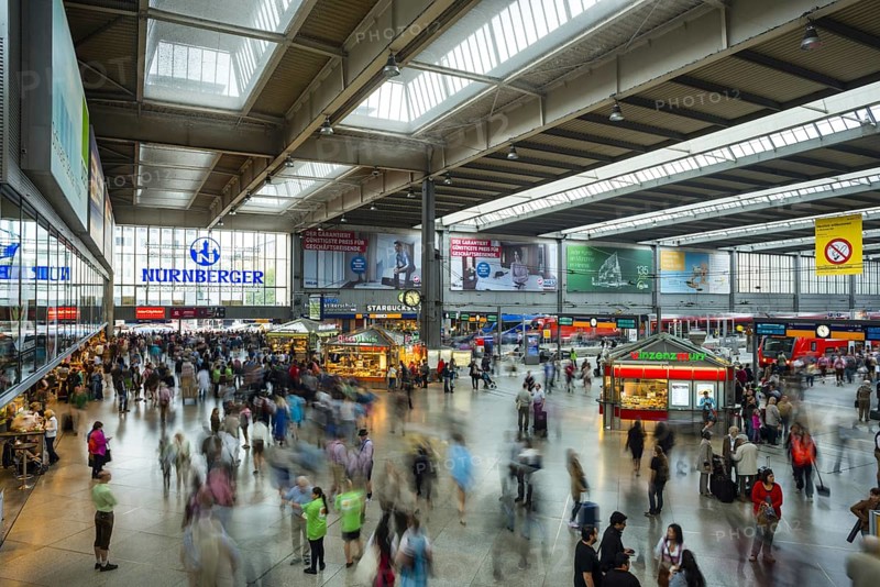 People with blurred outlines, railway station concourse, main station, Munich, Upper Bavaria, Bavaria, Germany, Europe