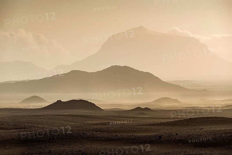 Sandstorm, table volcano Herðubreið or Herdubreid (German: die Breitschultrige), Queen of the Mountains of Iceland, Icelandic highlands, Ódáðahraun desert, Iceland, Europe