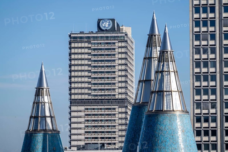 Building of the UN Campus in Bonn, towers, light cone of the Bundeskunsthalle, Museum Mile, North Rhine-Westphalia, Germany, Europe