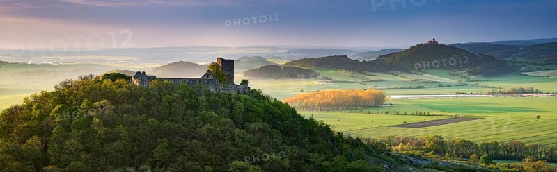 View of the ruins of Gleichen Castle and Wachsenburg Fortress, morning light, Drei Gleichen, Wandersleben, Thuringia, Germany, Europe