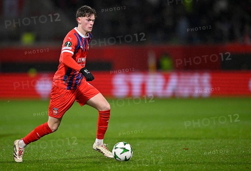 Paul Wanner 1. FC Heidenheim 1846 FCH (10) Action on the ball UEFA Conference League, Voith-Arena, Heidenheim, Baden-Württemberg, Germany, Europe