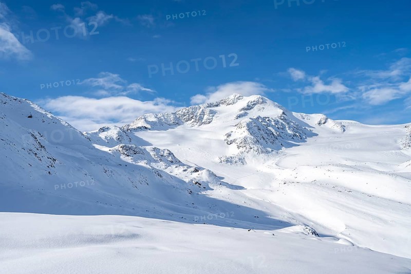 Snow-covered mountain landscape, mountain peak Monte Cevedale and glacier Zufallferner and Fürkeleferner, Ortler Alps, Vinschgau, Italy, Europe