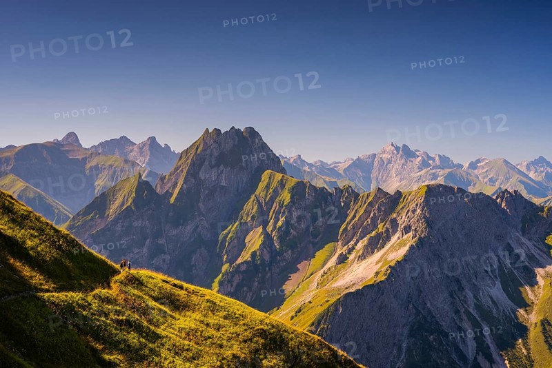 Laufbacher Eck-Weg, panoramic high trail from the Nebelhorn into the Oytal, behind the Hoefats, 2259m, Allgäu Alps, Allgaeu, Bavaria, Germany, Europe