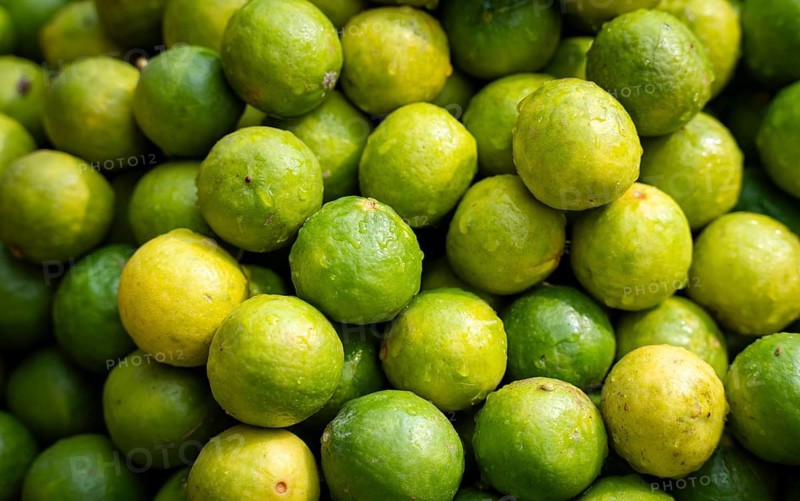 Round lemons displayed for sell