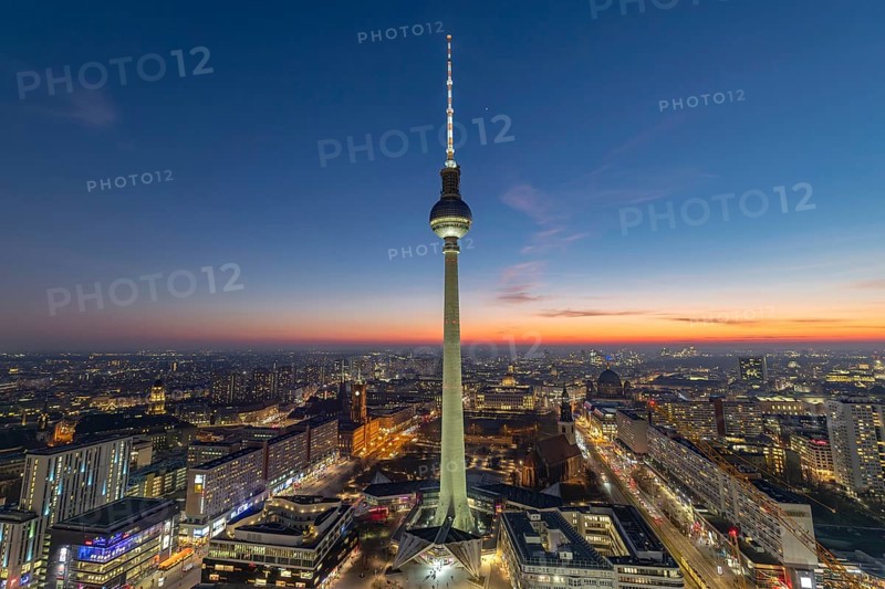 Berlin TV Tower, Park am Fernsehturm, Berlin, Germany < english> Berlin TV Tower, Park am Fernsehturm, Berlin, Germany, Europe
