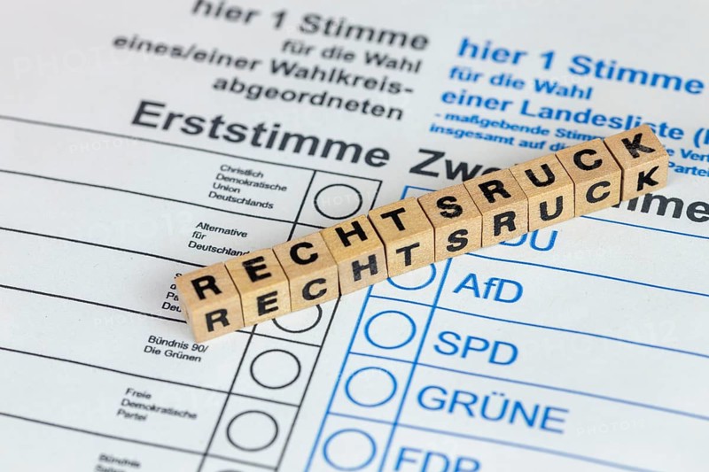 Symbolic image of the shift to the right in Germany: Symbolic ballot paper with letter cubes