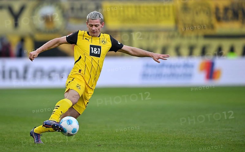 Julian Ryerson Borussia Dortmund BVB (26) Action on the ball Voith-Arena, Heidenheim, Baden-Württemberg, Germany, Europe