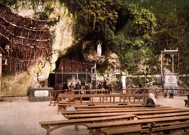 The Grotto of Massabielle, the destination of the Lourdes pilgrims, Apparition Grotto, Grotto of the Virgin Mary, Lourdes, France, ca 1890, Historical, digitally restored reproduction from a 19th century original, Record date not stated, Europe