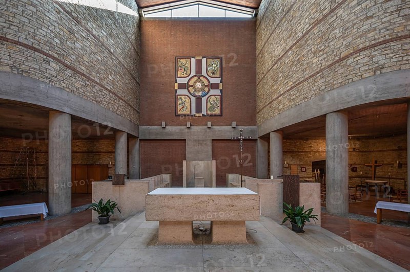Chancel of the Heilig Kreuz Church, opened in 1964, Jahnstr. 41, Weißenburg, Middle Franconia, Bavaria, Germany, Europe