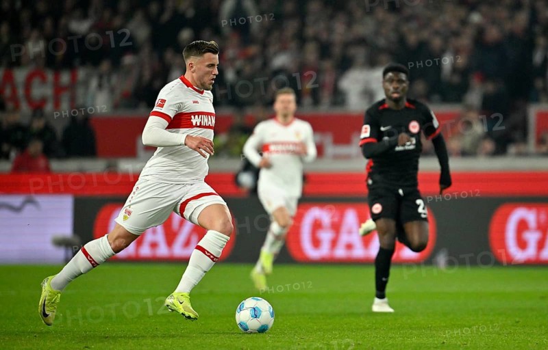 Ermedin Demirovic VfB Stuttgart (09) Action on the ball MHPArena, MHP Arena Stuttgart, Baden-Württemberg, Germany, Europe