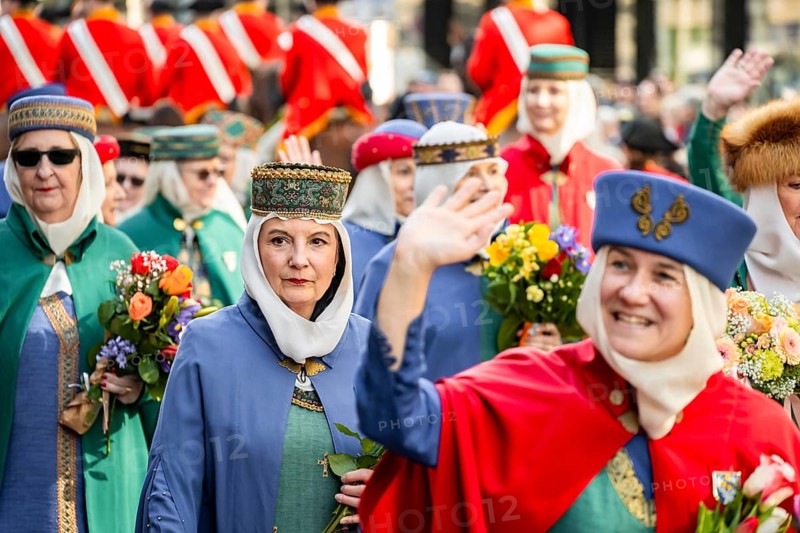 Parade of historically costumed guildsmen, Sechseläuten or Sächsilüüte, Zurich Spring Festival, Zurich, Switzerland, Europe
