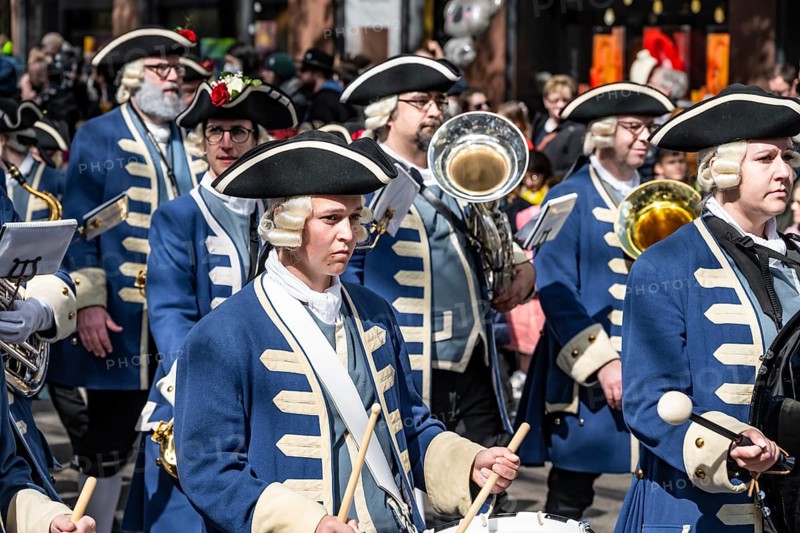 Zunft zur Meisen, parade of historically costumed guild members, Sechseläuten or Sächsilüüte, Zurich Spring Festival, Zurich, Switzerland, Europe