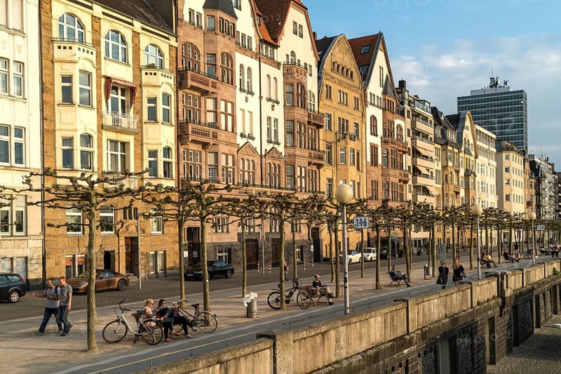 Rheinuferpromenade, City of Düsseldorf, North Rhine-Westphalia, Germany, Europe