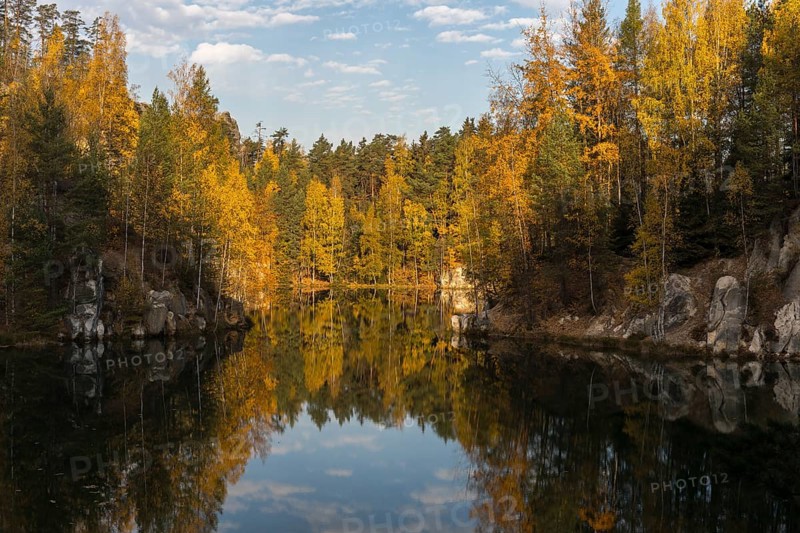 Adršpašské pond, lakeshore with trees and rocks on a sunny day in autumn, Dolní Adršpach, 549 57 Adersbach, CZ