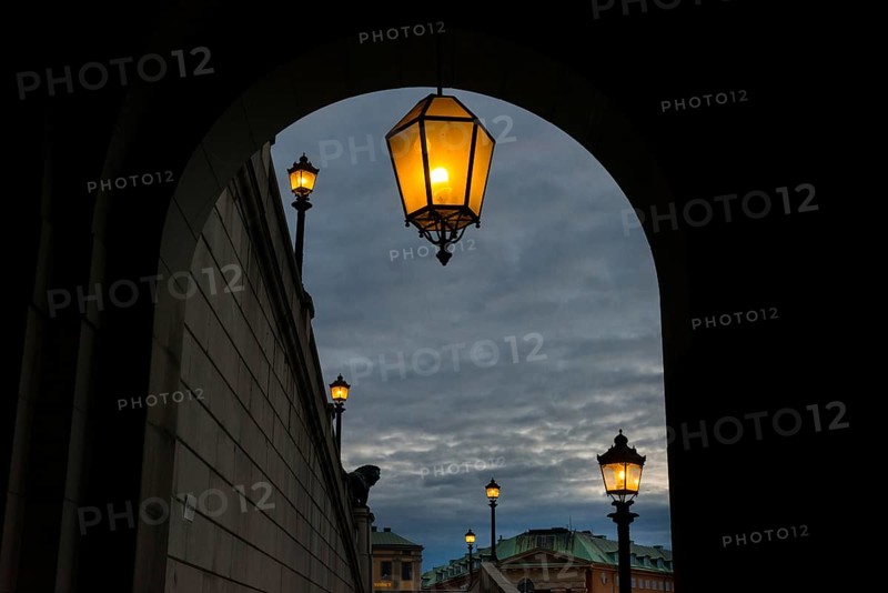 Lantern walk at the Royal Palace, Gamla Stan, city centre, city trip, travel, holiday, tourism, urban, evening mood, illuminated, lantern, street lamp, light, evening shot, capital, building, architecture, historical, metropolis, Stockholm, Sweden, Scandinavia, Europe