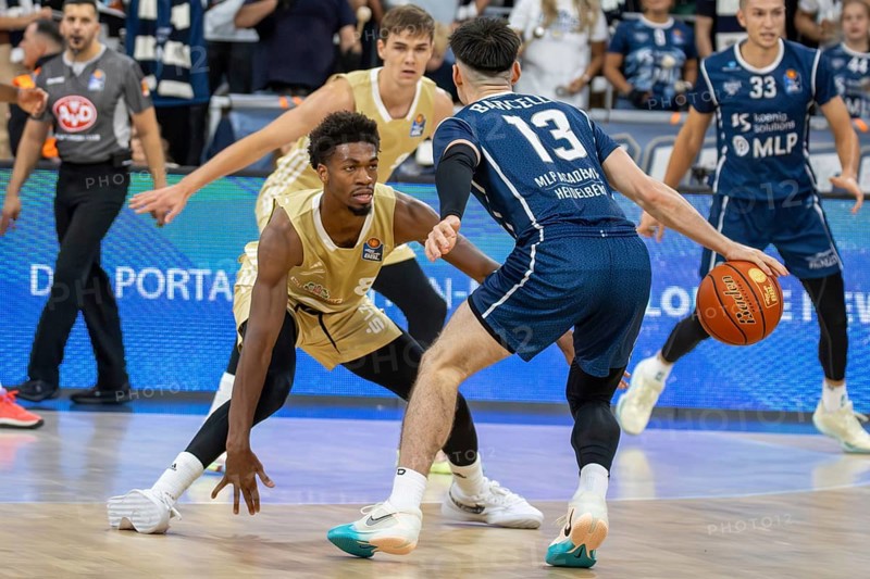 Easy Credit BBL, Basketball Bundesliga, 2024/25 season, Matchday 2: MLP Academics Heidelberg vs RASTA Vechta. On the ball: Alex Barcello (13, Heidelberg)