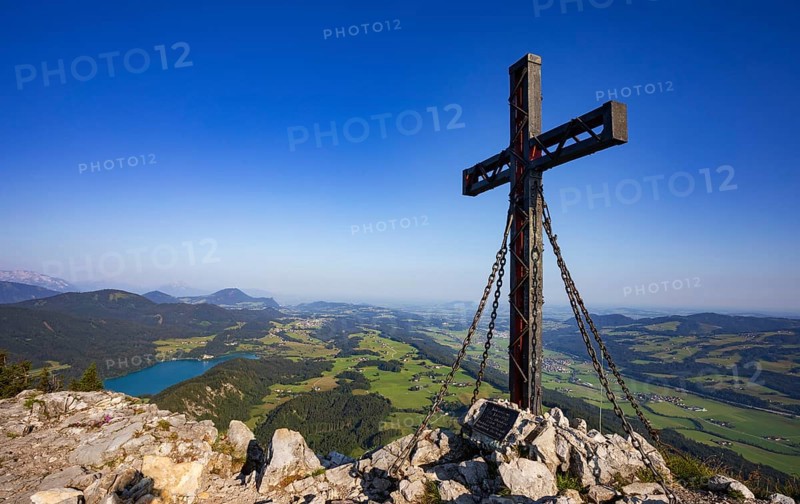 Summit cross on the Schober with a view of Lake Fuschl, Osterhorn group, Salzkammergut, Salzburg province, Austria, Europe