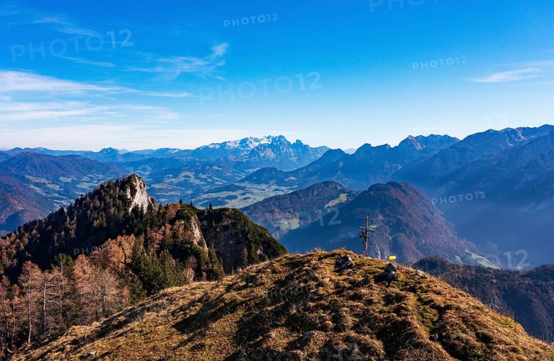 Drone shot, view from Schwarzer Berg to Gschirrwand Lammertal and Dachstein massif, Golling, Osterhorngruppe, Salzburg province, Austria, Europe