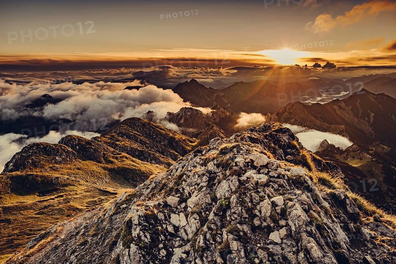 Sunrise hike on the Hochplatte in the Ammergau Alps, Ammergebirge in the Allgäu, Bavaria, Germany, Europe