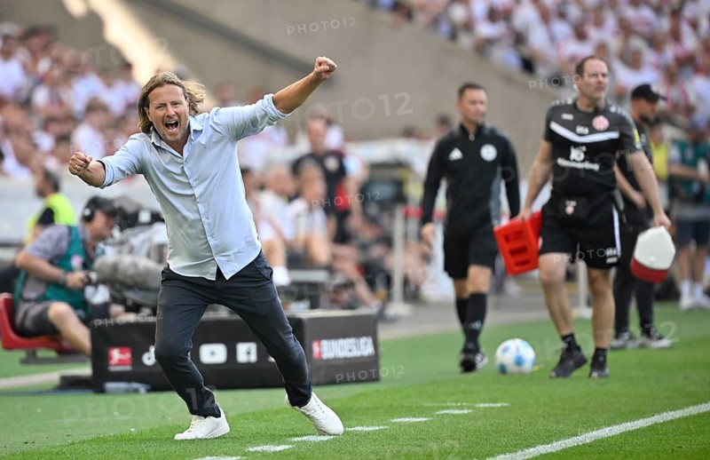 Goal celebration Coach Bo Henriksen 1. FSV Mainz 05 MHPArena, MHP Arena Stuttgart, Baden-Württemberg, Germany, Europe