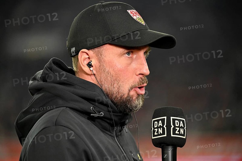 Coach Sebastian Hoeneß VfB Stuttgart Portrait, in interview Microphone Microphone Logo DAZN, MHPArena, MHP Arena Stuttgart, Baden-Württemberg, Germany, Europe