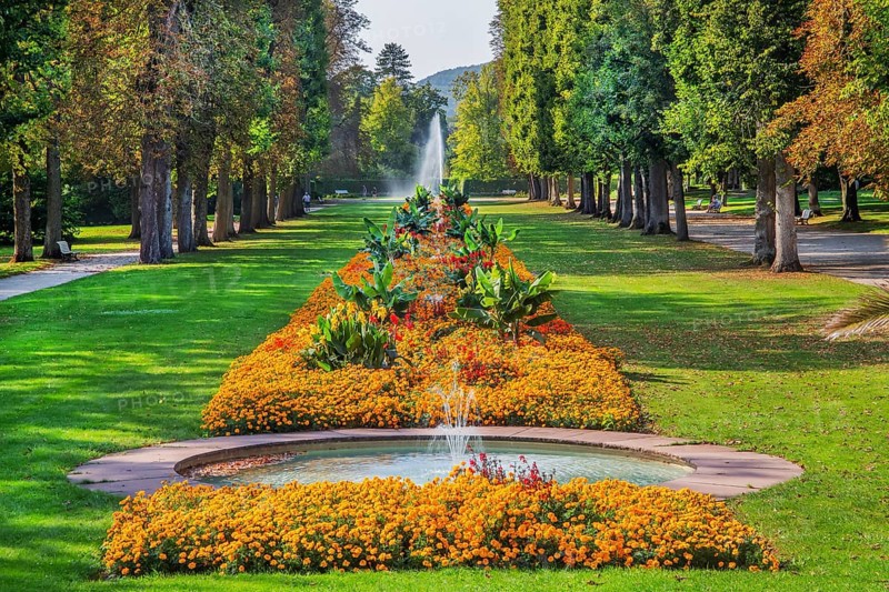 Fountain avenue in the historic spa gardens, Bad Pyrmont, Emmertal, Weserbergland, Oranierroute, Lower Saxony, Germany, Europe