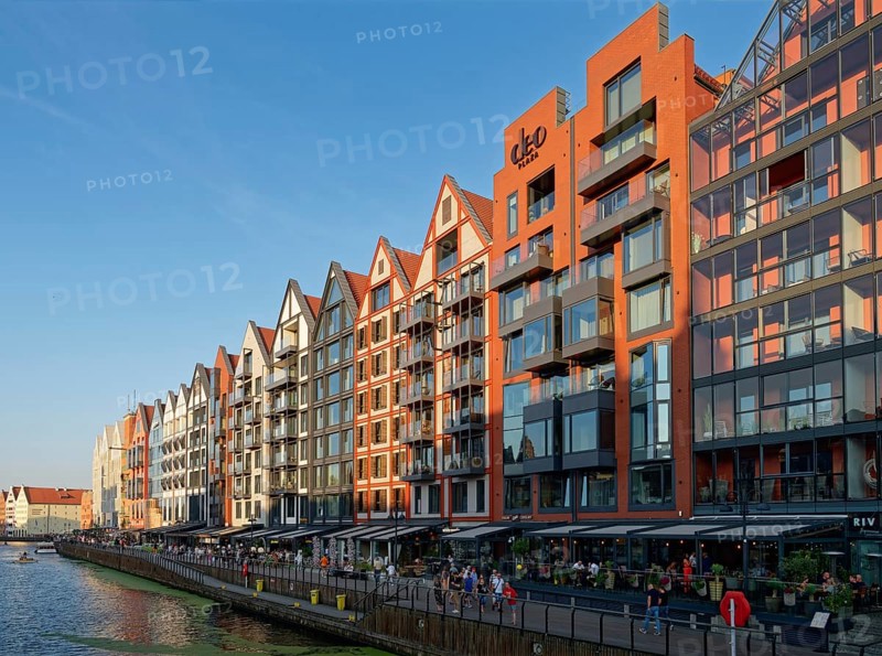 The harbour district on the Motlawa, Motlawa, in the city centre of Gdansk. Gdansk, Pomerania, Poland, Europe