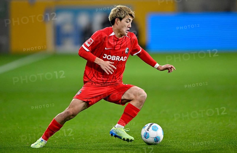 Ritsu Doan SC Freiburg SCF (42) Action on the ball PreZero Arena, Sinsheim, Baden-Württemberg, Germany, Europe