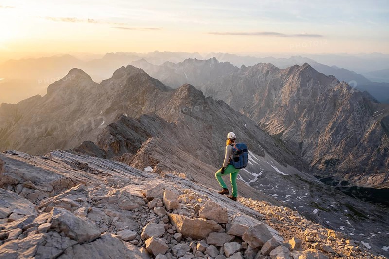 Mountaineer on the Jubiläumsgrat between Zugspitze and Alpspitze, high mountains, Wetterstein range, Bavaria, Germany, Europe
