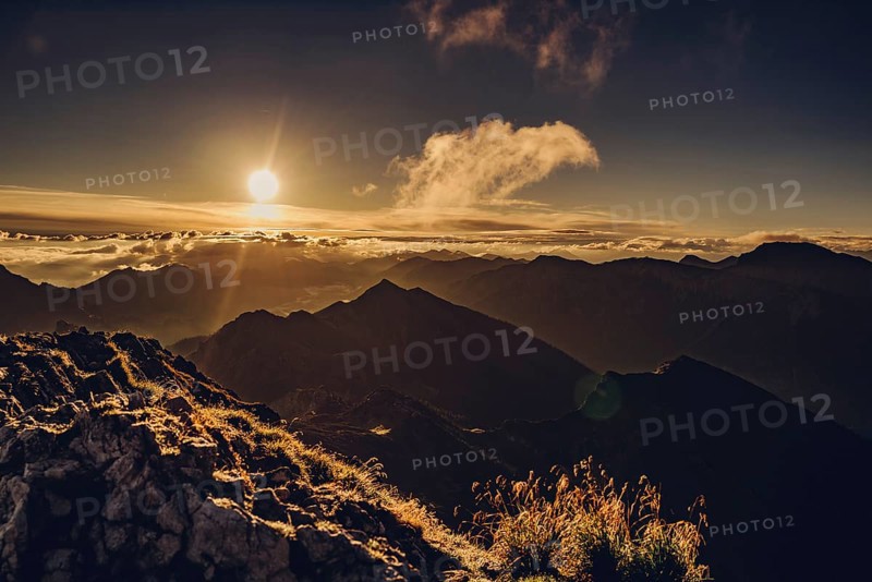 Sunrise hike on the Hochplatte near Halblech in the Ammergau Alps, Ammergebirge in the Allgäu, Bavaria, Germany, Europe