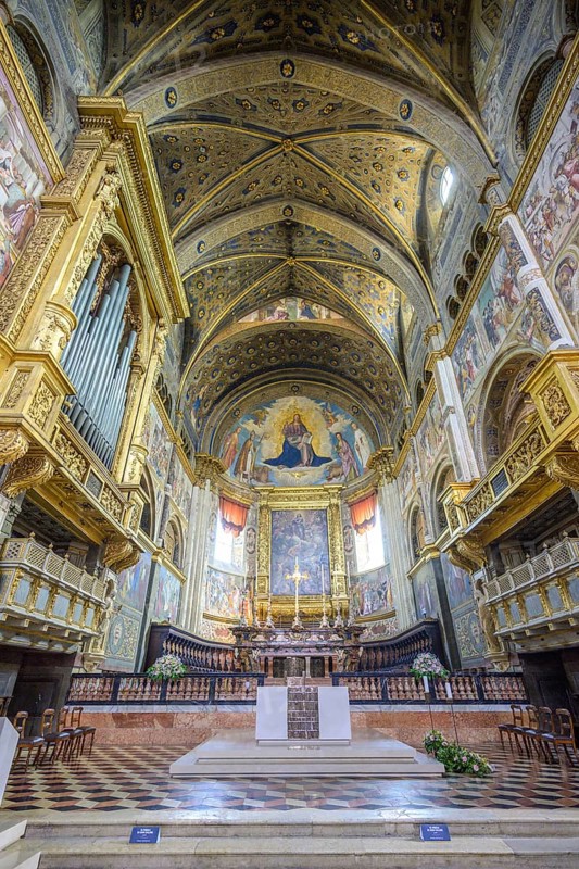 View of the main altar and organ in the Cathedral of Santa Maria Assunta, Cremona, Province of Cremona, Italy, Europe