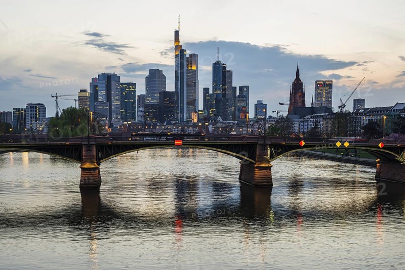 Skyline and banking district at sunset, Daemmerung, Tower 185, Commerzbank, HelaBa, Hessische Landesbank, Deutsche Bank, Ignatz-Bubis-Bruecke, Frankfurt am Main, Hesse, Germany, Europe