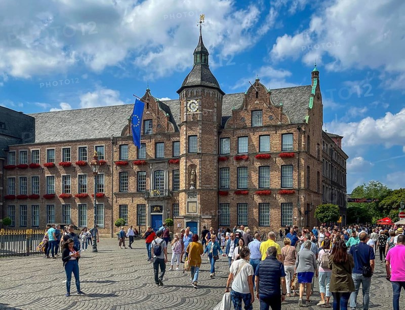 Düsseldorf, North Rhine-Westphalia, Germany, City Hall, Old Town on Sunday, many people visit the France Festival, Europe