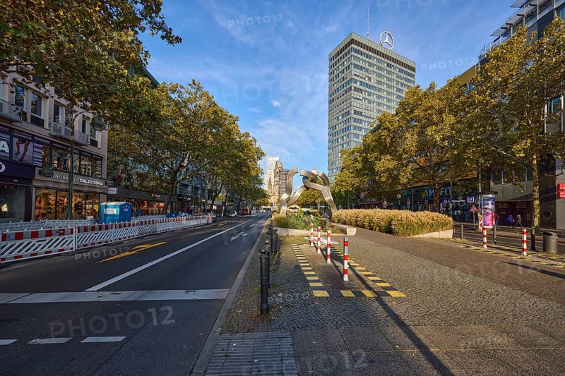 Europa Centre and Plastik Berlin on the central reservation of Tauentzienstraße in Berlin, capital city, independent city, federal state of Berlin, Germany, Europe