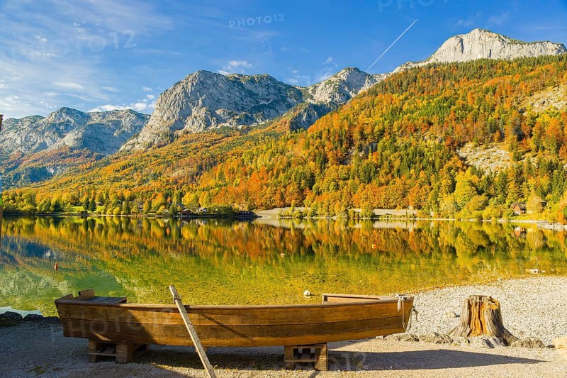 Grundlsee in autumn, salzkammergut, styria, Austria, Europe