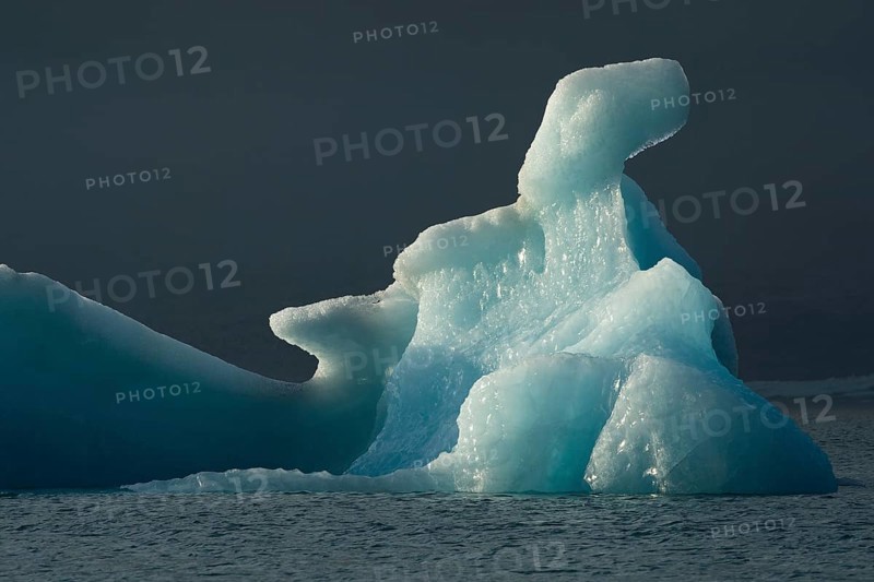 Iceberg forms ice sculpture, Jökulsárlón glacier lagoon or Jökulsarlon, South Iceland, Iceland, Europe