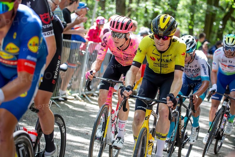 Lidl Deutschland Tour 2024 (cycling), 4th stage and last stage From Annweiler am Trifels to Saarbrücken (182, 7 KM) . Image: Arrival at the Kalmit, the highest mountain in the Palatinate Forest