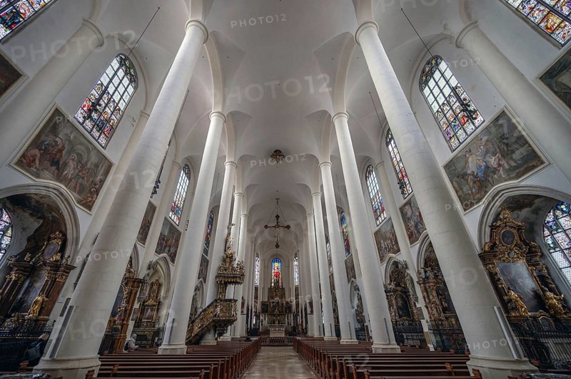 Interior of the Gothic hall church of St Jakob built around 1400, Pfarrplatz.11 A, Straubing, Lower Bavaria, Germany, Europe