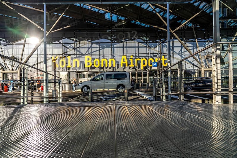 Taxi in front of the entrance to Terminal 2 at Cologne-Bonn Airport, CGN, North Rhine-Westphalia, Germany, Europe
