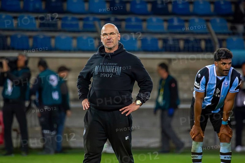 Football 3rd division, 2024/25 season, matchday 32: Waldhof Mannheim vs SpVgg Unterhaching***Coach Bernhard Trares (Mannheim) frustrated after the final whistle