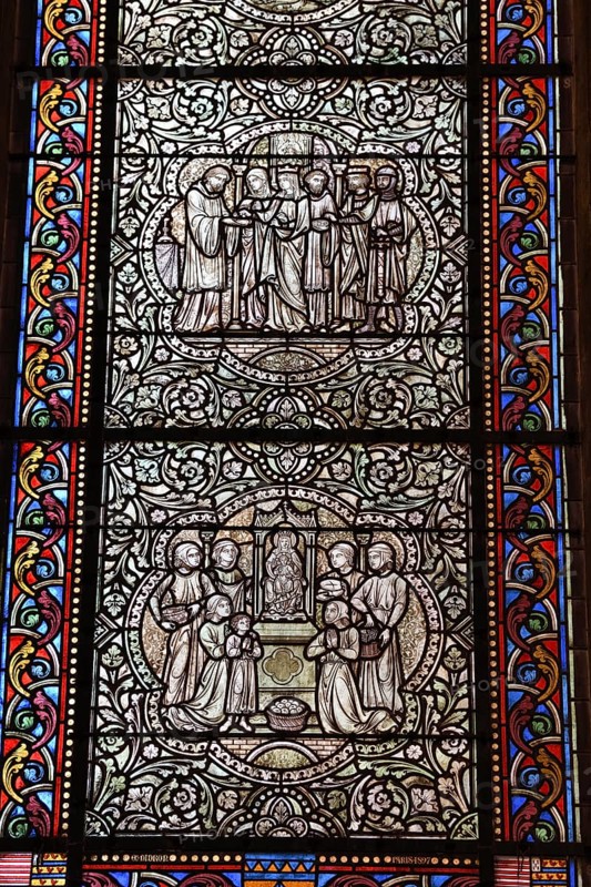 Glass window in the Cathédrale Saint-Bénigne, Dijon, Departement Côte d'Or, Region Bourgogne-Franche-Comté, Burgundy, France, Europe