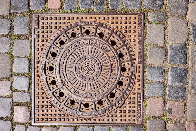 Manhole cover, Miltenberg, Lower Franconia, Miltenberg district, Bavaria, Germany, Europe