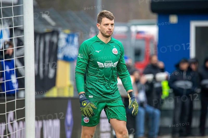 Football 3rd division, 2024/25 season, matchday 24: Waldhof Mannheim vs Hansa Rostock***A bad day for Rostock goalkeeper Benjamin Uphoff