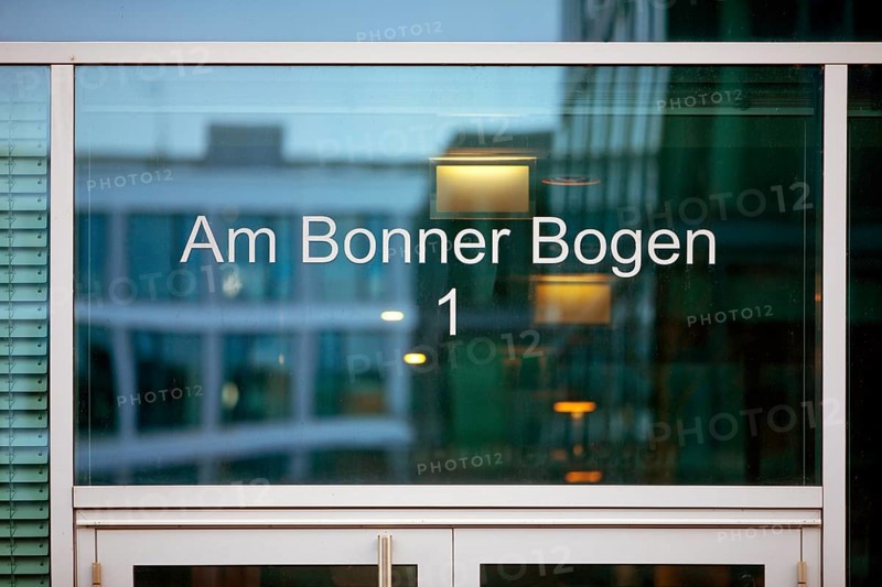 Am Bonner Bogen 1, writing on a glass pane at the Hotel Kameha Grand, Bonner Bogen city quarter, Bonn, Rhineland, North Rhine-Westphalia, Germany, Europe